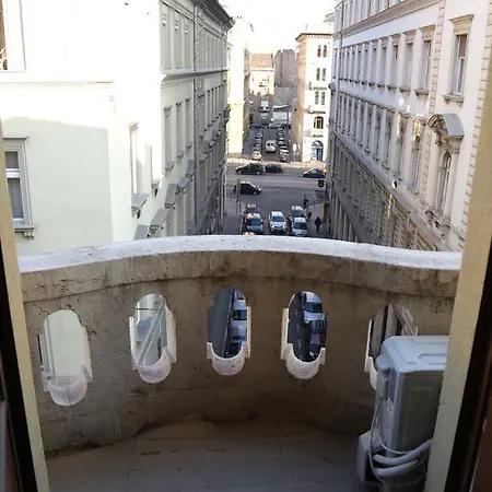 Apartment Puravida: Deluxe & Studio Apartment Budapest